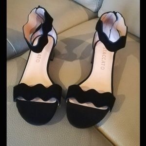 Summer Chic Black Ankle Strappy Sandals Black & Silver Women's Size 7.5